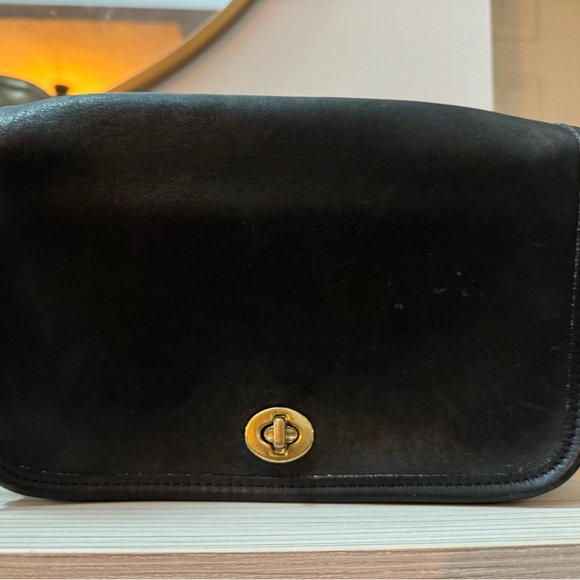 Coach Vintage Dinky Black Crossbody Bag with Gold Hardware - Picture 2 of 11